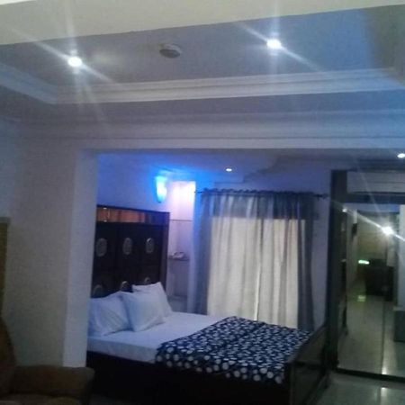 Theodawn Hotels @ Suite 29 Ikeja Extérieur photo