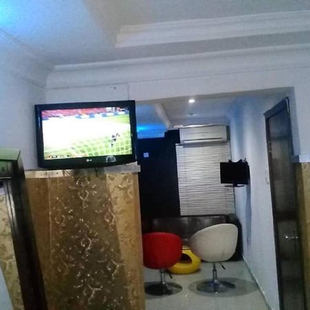 Theodawn Hotels @ Suite 29 Ikeja Extérieur photo