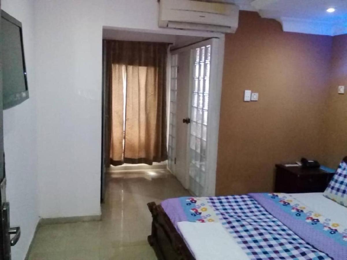 Theodawn Hotels @ Suite 29 Ikeja Extérieur photo