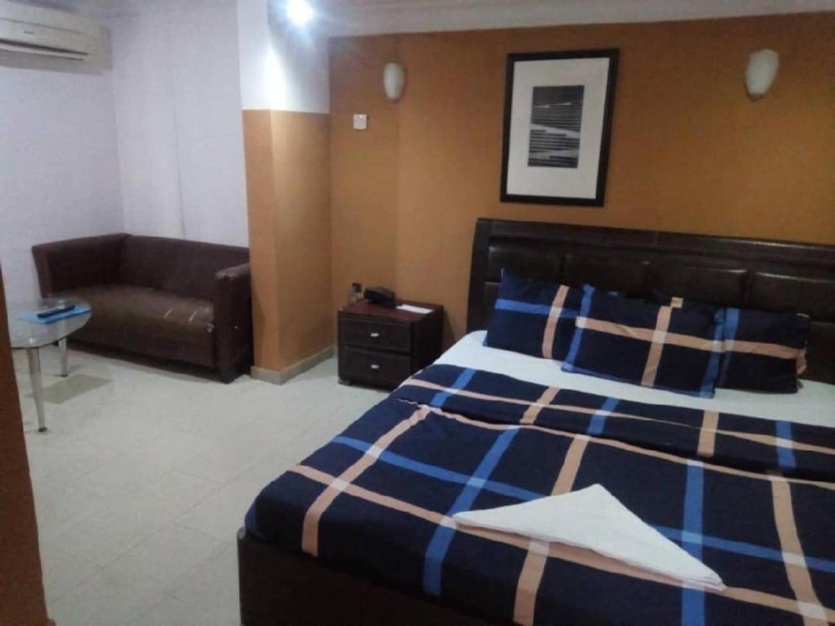 Theodawn Hotels @ Suite 29 Ikeja Extérieur photo