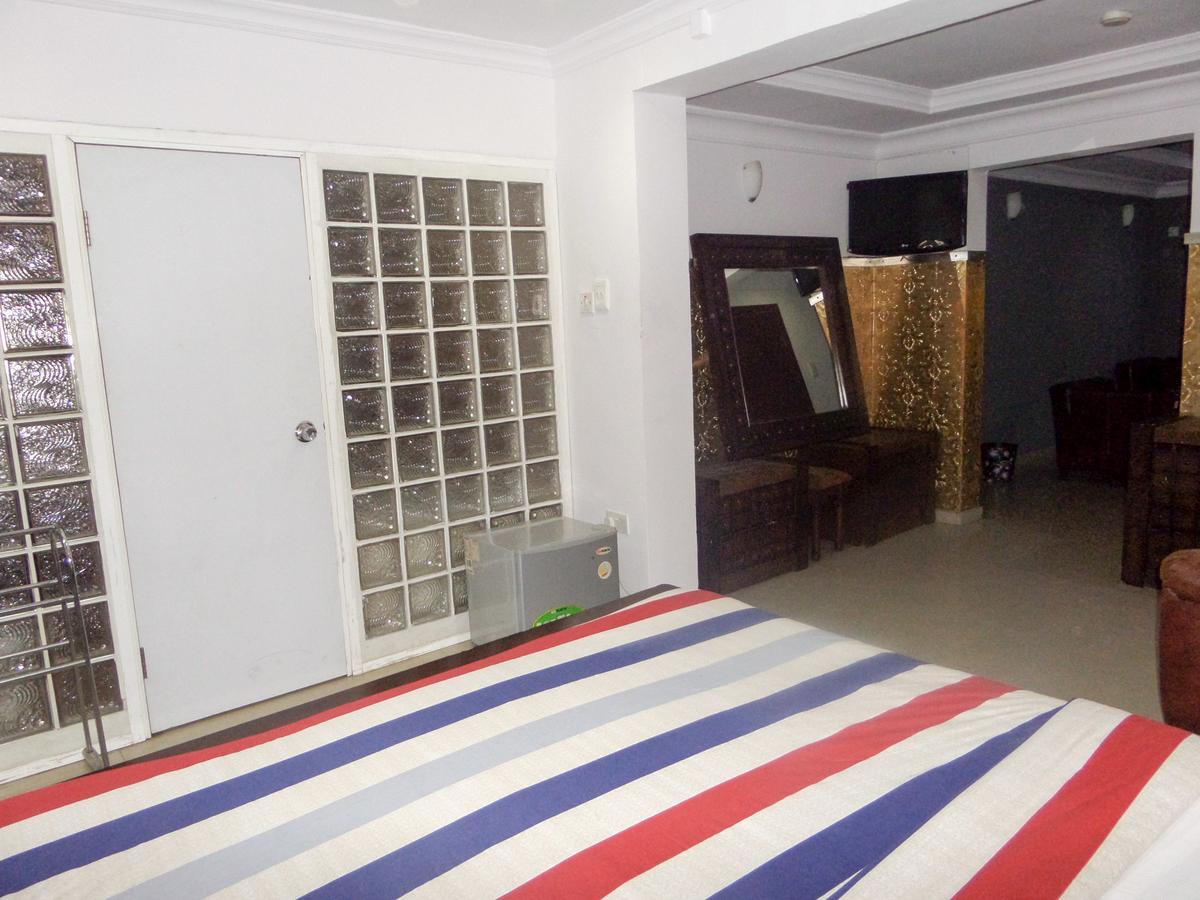 Theodawn Hotels @ Suite 29 Ikeja Extérieur photo