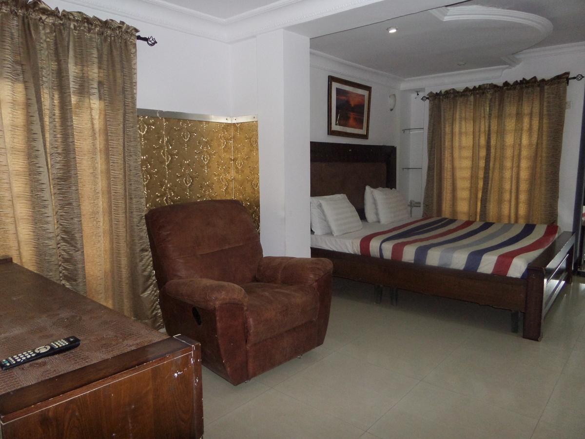 Theodawn Hotels @ Suite 29 Ikeja Extérieur photo