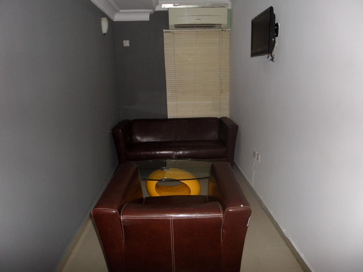 Theodawn Hotels @ Suite 29 Ikeja Extérieur photo