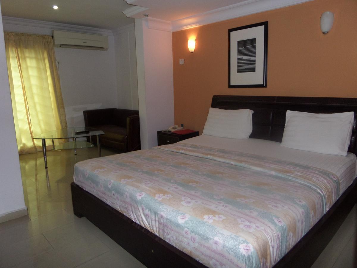 Theodawn Hotels @ Suite 29 Ikeja Extérieur photo