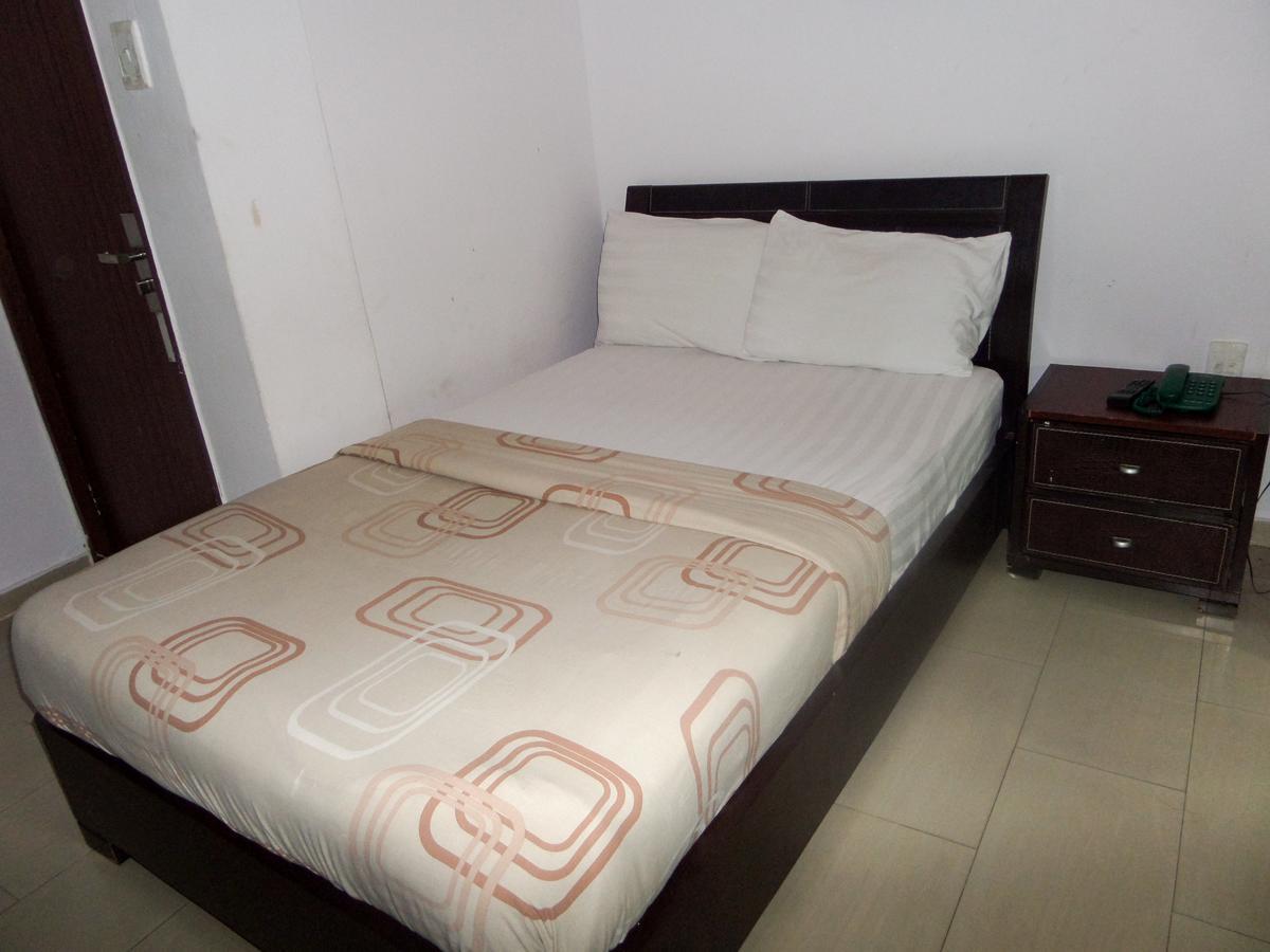 Theodawn Hotels @ Suite 29 Ikeja Extérieur photo