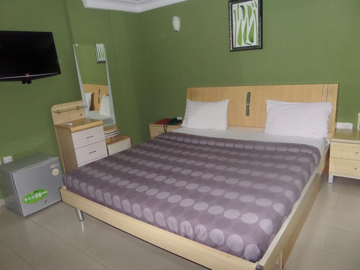 Theodawn Hotels @ Suite 29 Ikeja Extérieur photo