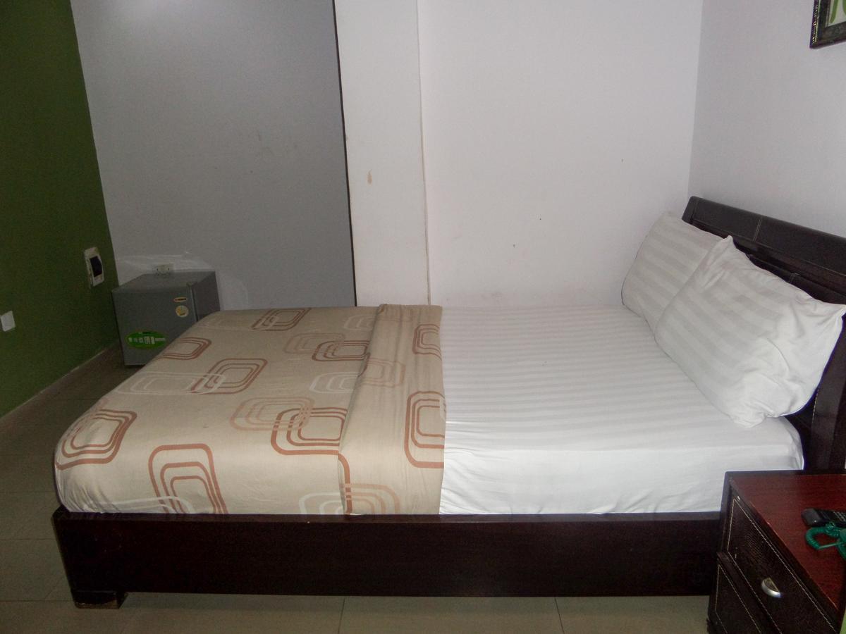 Theodawn Hotels @ Suite 29 Ikeja Extérieur photo