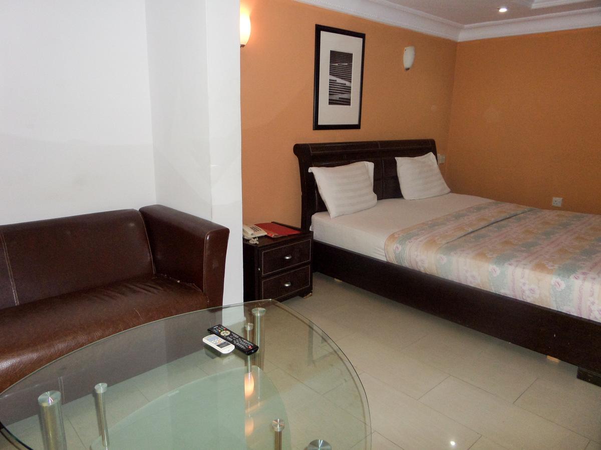 Theodawn Hotels @ Suite 29 Ikeja Extérieur photo
