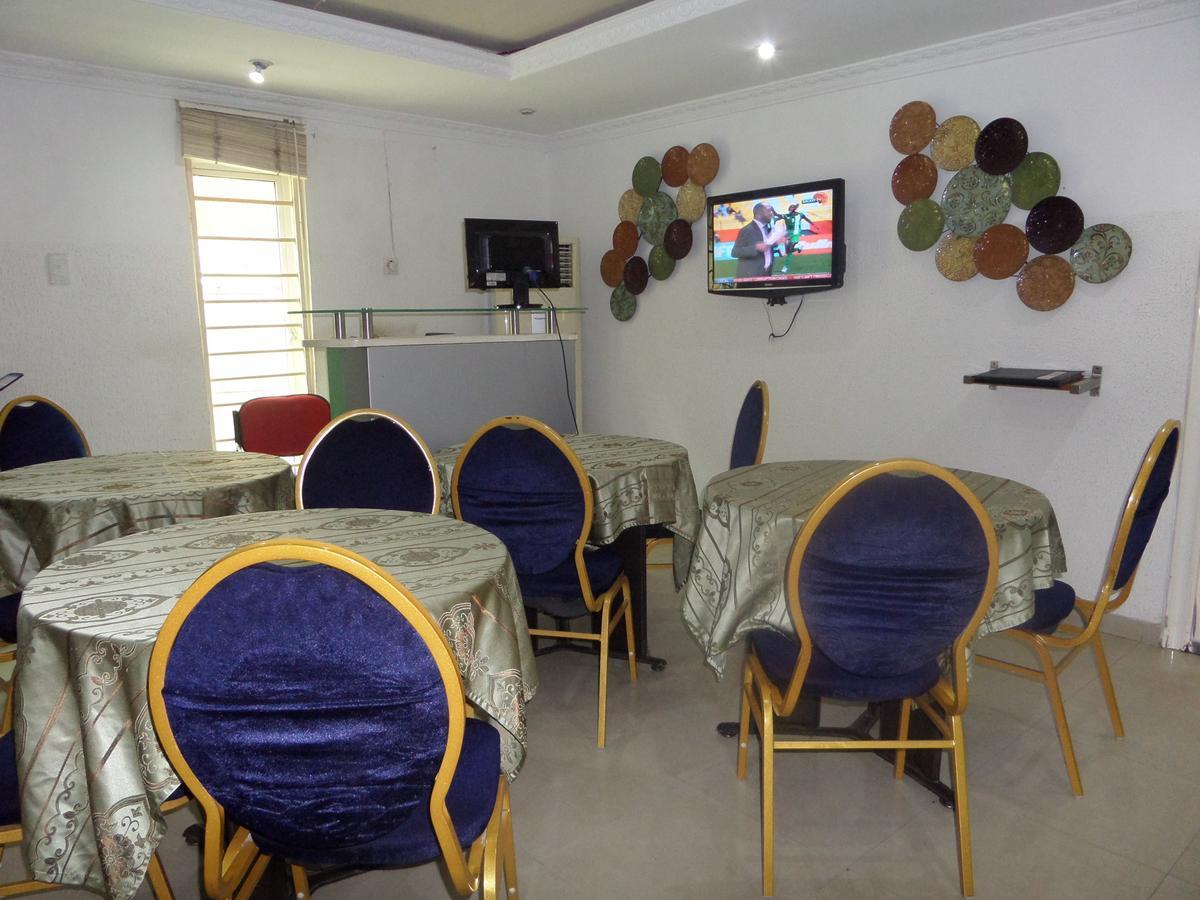 Theodawn Hotels @ Suite 29 Ikeja Extérieur photo