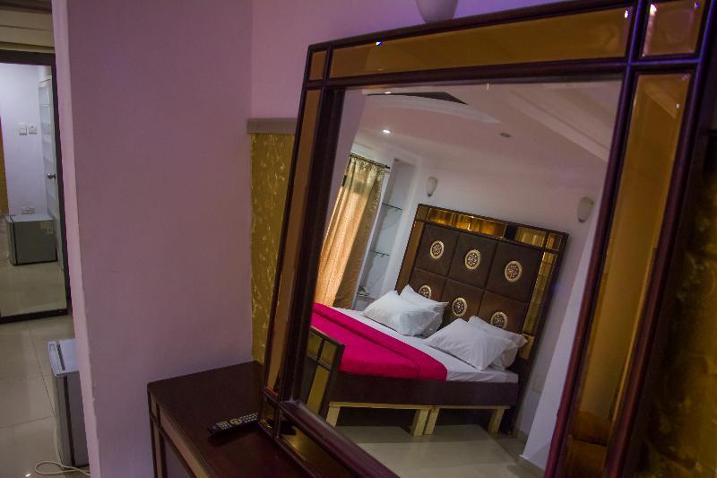 Theodawn Hotels @ Suite 29 Ikeja Extérieur photo