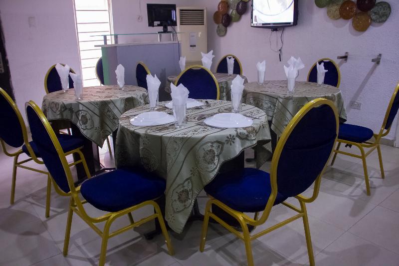 Theodawn Hotels @ Suite 29 Ikeja Extérieur photo