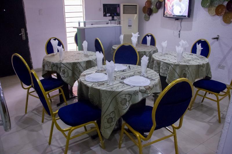 Theodawn Hotels @ Suite 29 Ikeja Extérieur photo