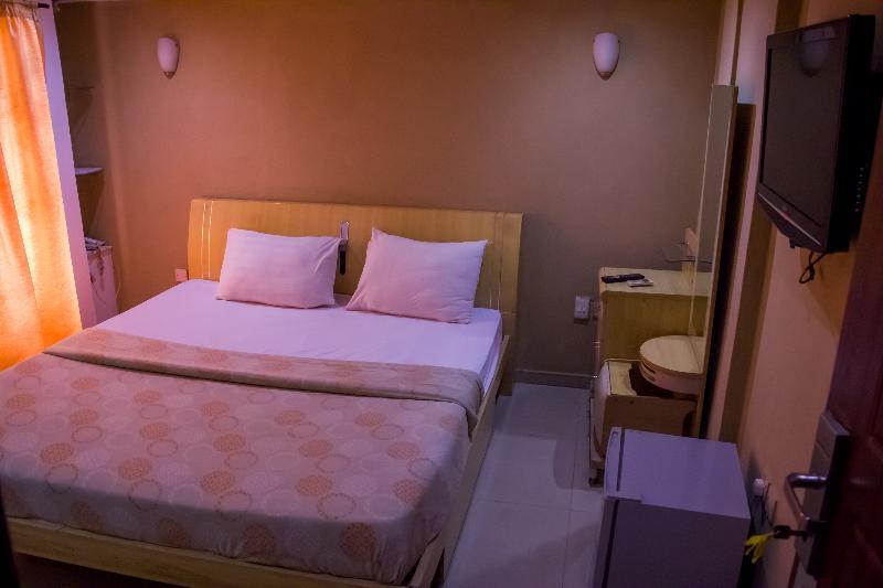 Theodawn Hotels @ Suite 29 Ikeja Extérieur photo