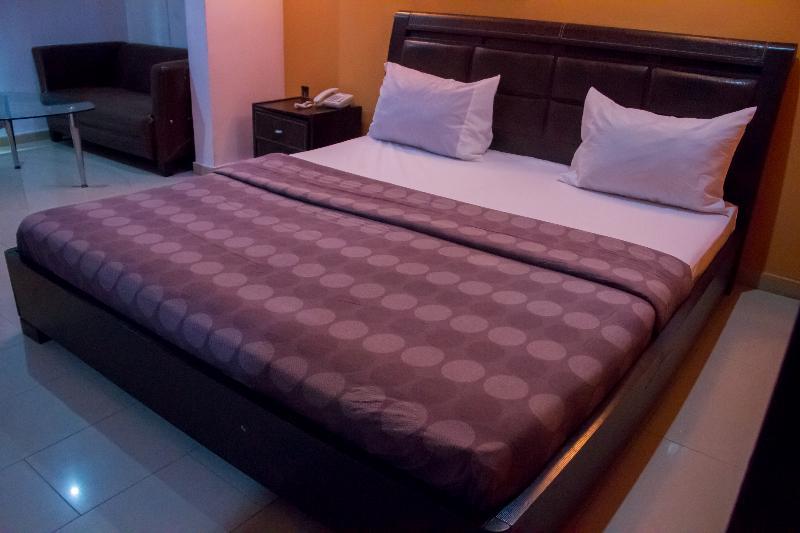 Theodawn Hotels @ Suite 29 Ikeja Extérieur photo