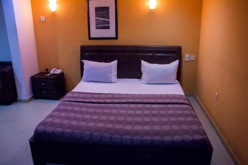 Theodawn Hotels @ Suite 29 Ikeja Extérieur photo