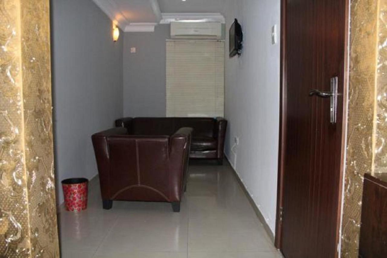 Theodawn Hotels @ Suite 29 Ikeja Extérieur photo