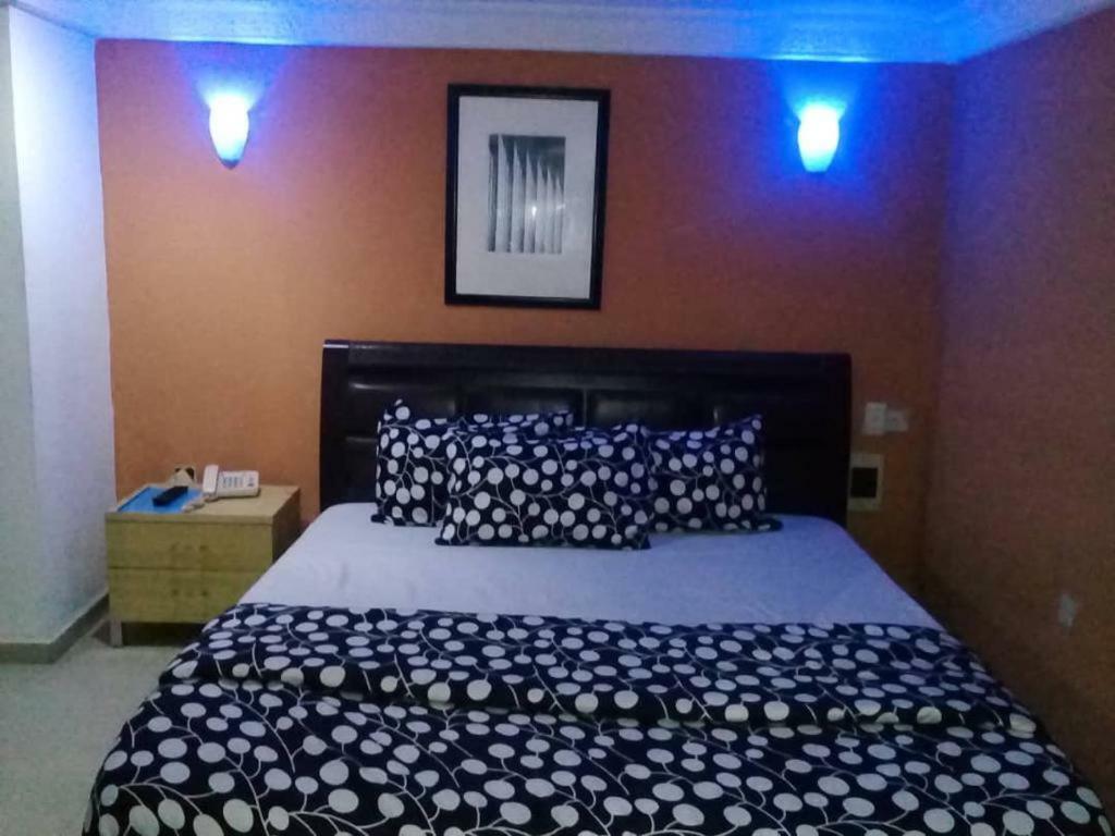 Theodawn Hotels @ Suite 29 Ikeja Extérieur photo